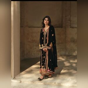 Agha Noor Formal Velvet 3pc Suit